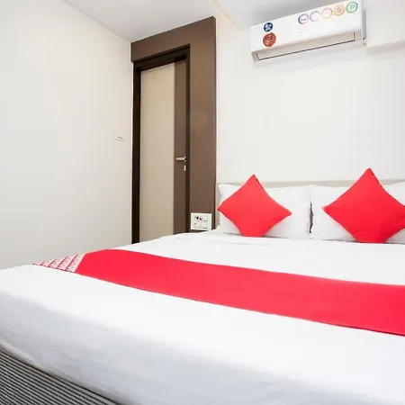 Oyo 29653 Royal 3* Mumbai