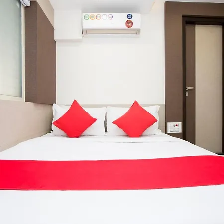 Hotel Oyo 29653 Royal Mumbai