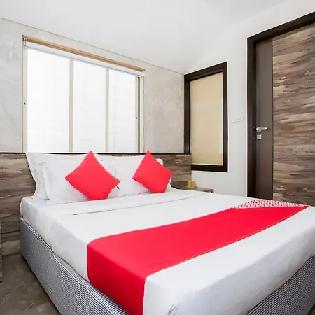 Oyo 29653 Royal 3* Mumbai