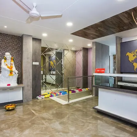 Hotel Oyo 29653 Royal 3*