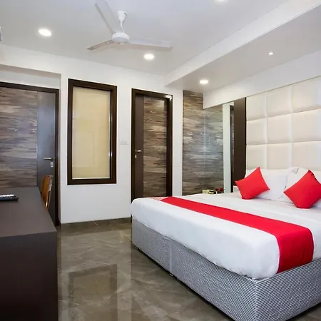Oyo 29653 Royal Hotel Mumbai