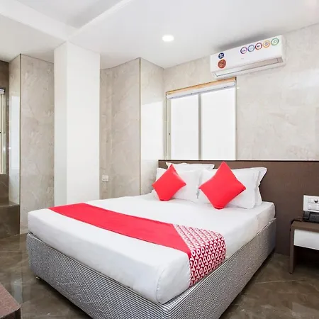 Oyo 29653 Royal 3* Mumbai