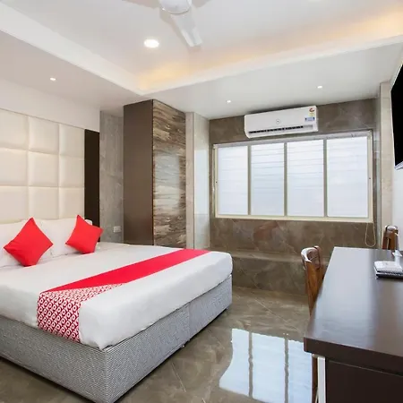 Hotel Oyo 29653 Royal Mumbai