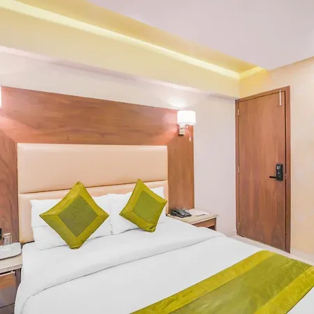 Oxford Powai Hotel 3*
