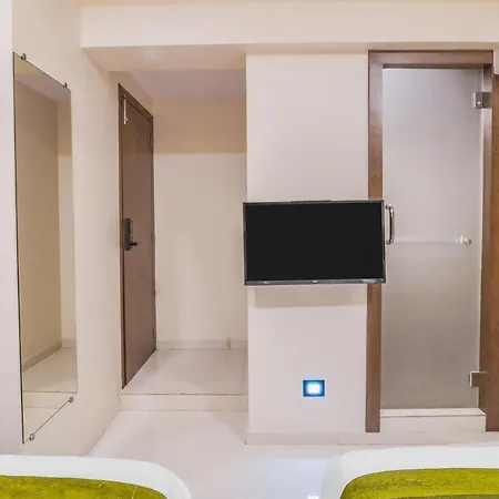 Hotel Oxford Powai 3*