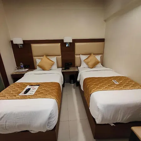 Oxford Powai Hotel 3*