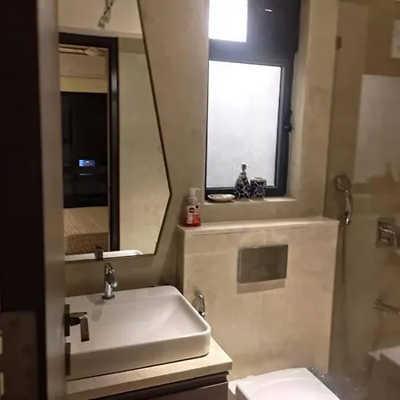 1 Bhk In Bandra Kurla Annexe. *