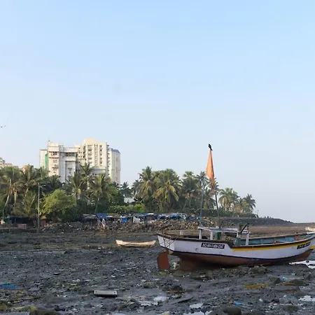 Top-floor Oceanfront Designer In Bandra