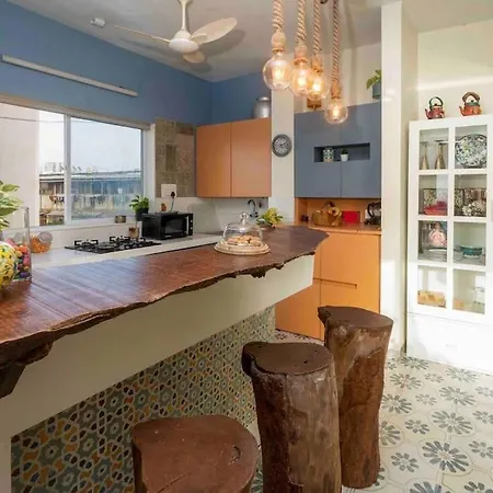 Apartment Top-floor Oceanfront Designer In Bandra *