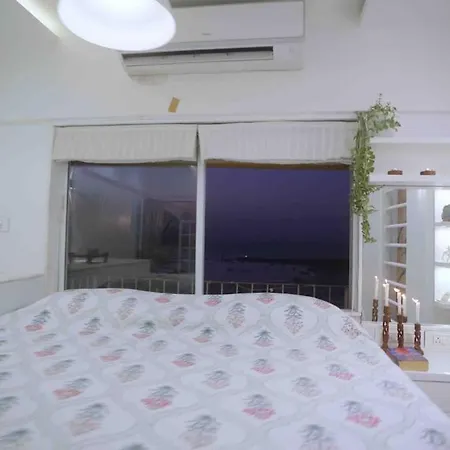 Top-floor Oceanfront Designer In Bandra * Mumbai