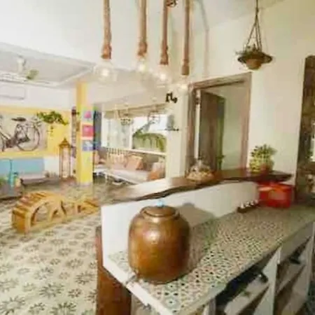Top-floor Oceanfront Designer In Bandra Apartment *