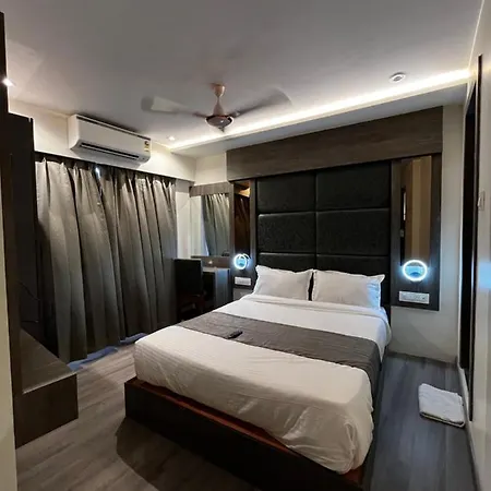 Classio Andheri - Near Dn Nagar Metro Station 3* Mumbai