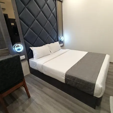 Hotel Classio Andheri - Near Dn Nagar Metro Station Mumbai