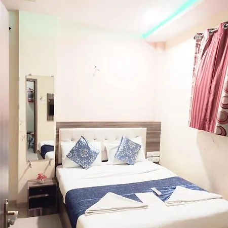 Golden Galaxy - Santacruz East Hotel