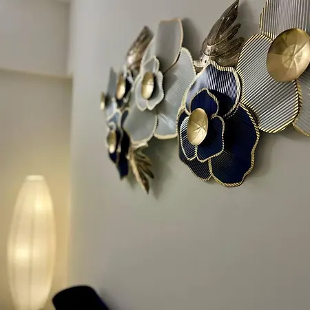 La Mezzo 1 Bhk Service