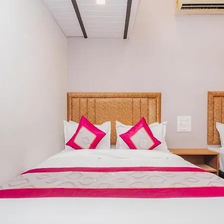 Hotel Afra For Female & Male 5 Min From Airport 3*