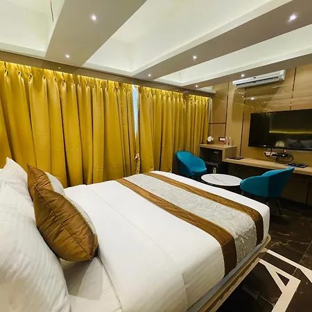 Home2 Renaissance Club 4* Mumbai
