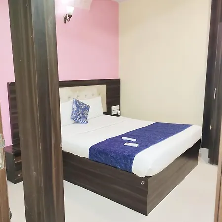 Hotel Golden Galaxy - Santacruz East Mumbai