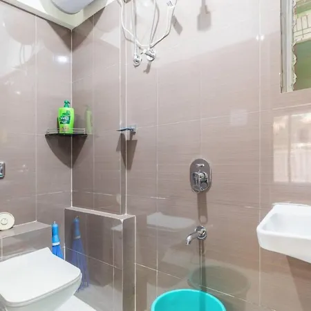 Brand New Modern 1 Bed , 1 Living , 2 Bath * Mumbai