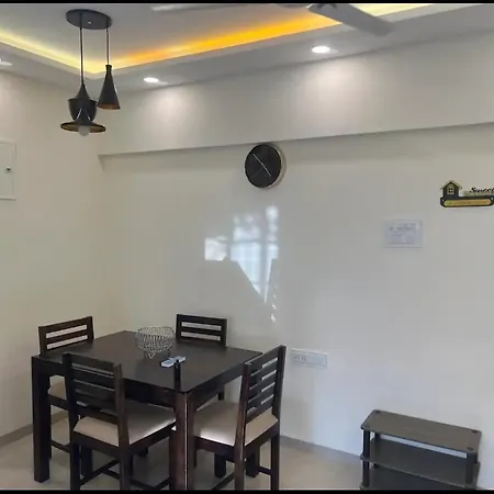 Apartment Brand New Modern 1 Bed , 1 Living , 2 Bath *