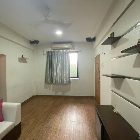 One Bhk In Matunga Apartment *