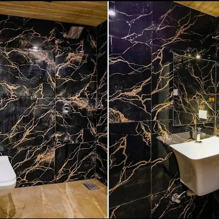 Antlers Hotel 3*