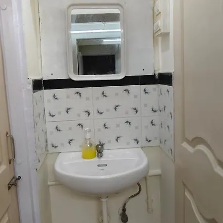 Apartment 1br In Lower Parel *