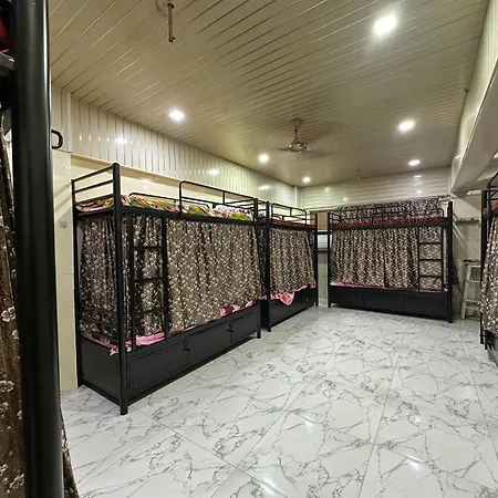 Hostel Balaji In Andheri *