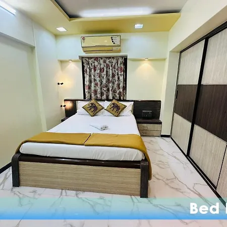 Apartment 3bhk Service In Shivaji Park By Florastay *