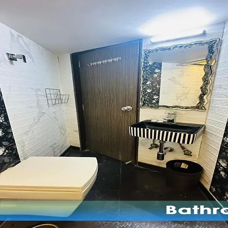 Apartment 3bhk Service In Shivaji Park By Florastay