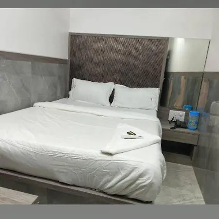 Regency Lodging And Boarding Hotel 3*