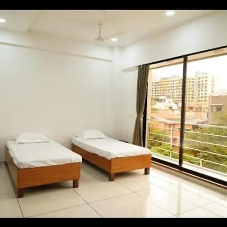 Luxurious 4bhk In Kandivli Spacious Scenic And Family Friendly Mumbai