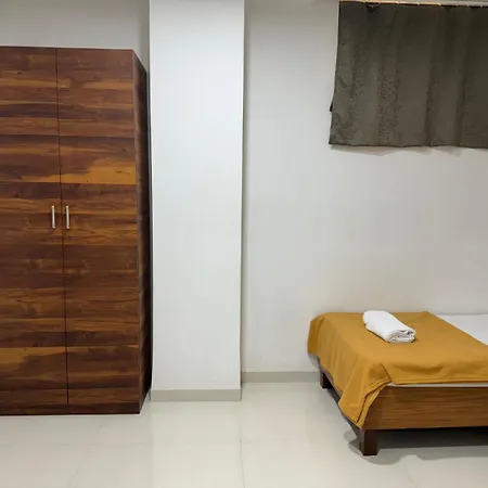 Luxurious 4bhk In Kandivli Spacious Scenic And Family Friendly