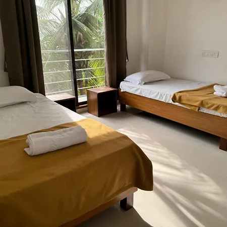 Apartment Luxurious 4bhk In Kandivli Spacious Scenic And Family Friendly *