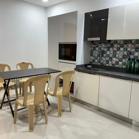 Luxurious 4bhk In Kandivli Spacious Scenic And Family Friendly Mumbai