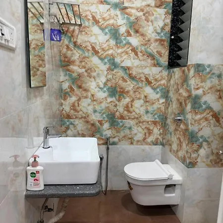 Luxurious 4bhk In Kandivli Spacious Scenic And Family Friendly * Mumbai