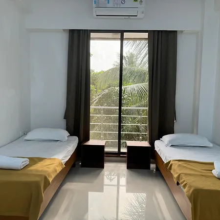 Luxurious 4bhk In Kandivli Spacious Scenic And Family Friendly