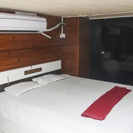 Moon Residency 3*