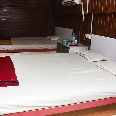 Moon Residency 3*
