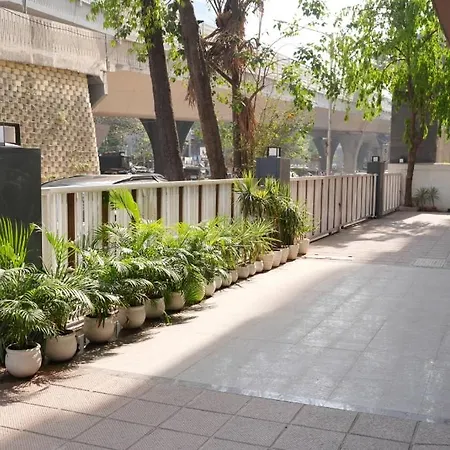 Navratna Mala Guest house Mumbai