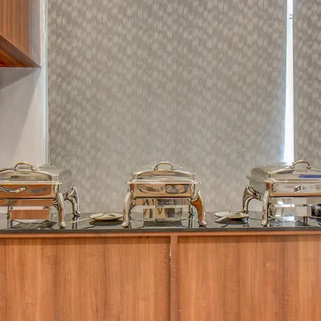 Hotel Staywood Suites,