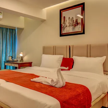 Hotel Staywood Suites, 3*