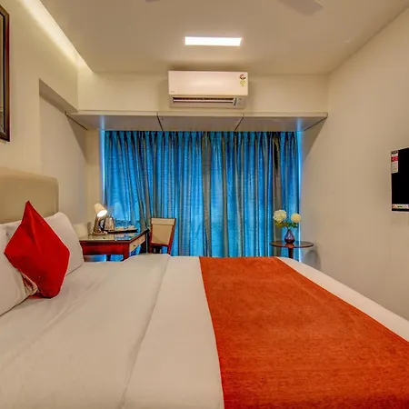 Staywood Suites, Hotel 3*