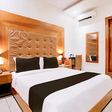 Super Townhouse Oak Times Square Le Western Hotel Mumbai