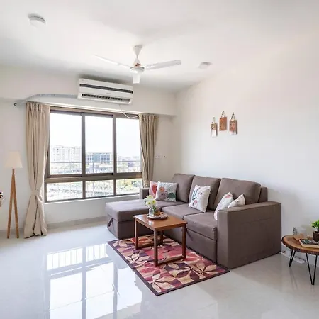 Apartment Breezy, Bright, Upper Floor 2bhk Nr Bkc & Airport Mumbai