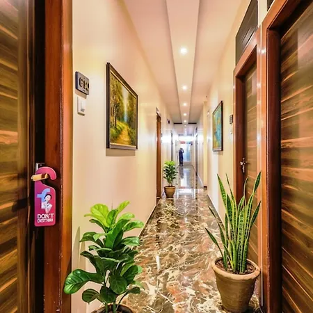 Hotel Fabhotel Aksa International