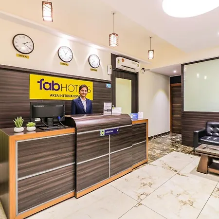 Hotel Fabhotel Aksa International 3*
