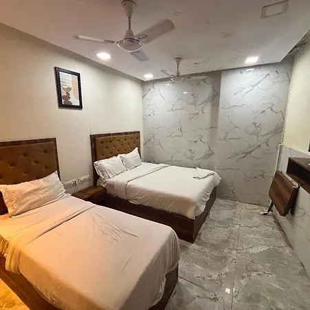 Super O Beverly Plaza Kurla 3*