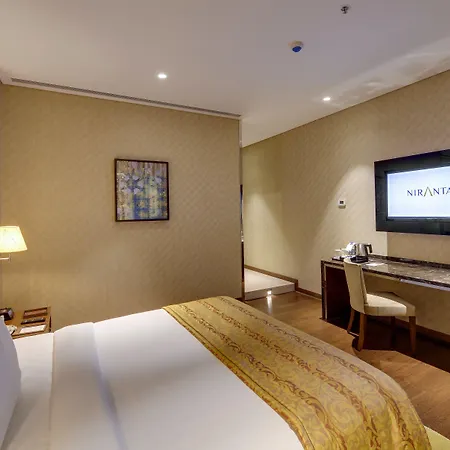 Niranta Transit Airport - At Arrivals Hotel 4*
