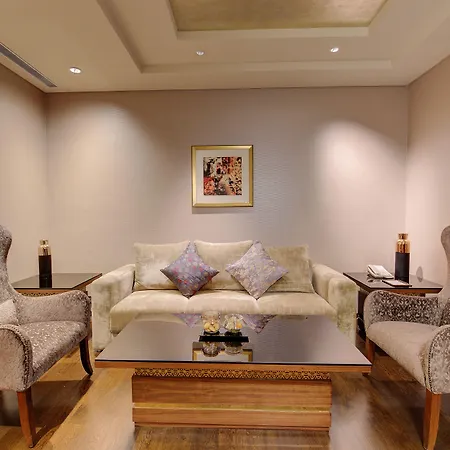 Niranta Transit Airport - At Arrivals Hotel 4*